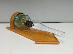 Antika Şinanay Gaz Lambası ve Ahşap Stant