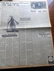 Yeni İstanbul Gazetesi - 27  Mayıs 1955 - Barışla Savaş Arasında Mustafa Nermi Köşe Yazısı -  İngiliz Seçimleri Tasnifinde Muhafazakar Parti Önde - İngiltere Türkiye'ye Yeni Kredi Teklifinde Bulundu - Kruşçef Ve Bulganin Belgrad'da - NATO Akdeniz Kuvvetleri Komutanı Amiral Sir Guy Grantham İstanbul'a Geldi - Rusya Dörtlü Konferans İçin Batı Teklifini Kabul Etti - İşçiler Ve Kıbrıs Davası - Abidin Daver Şilebi Haziran'da Bitecek - Esirler Gölü Yazanlar Kemal Avan H. Avan Yazı Dizisi - Türk Oftalmoloji Kongresi Açıldı - Bergama'da Kurulacak İplik Ve Dokuma Fabrikası - Türkkuşu Ekibi Paris'e Hareket Etti - Amerika'da Müthiş Kasırga - İstiklal Caddesinde Değişiklik Sinemalar Caddesi Bankalar Caddesi - Saadet Bekçisi Yazan Zeliha Harun Yazı Dizisi - Dünya Bankasının Şimdiye Kadar Verdiği Para - Türk Vezir Ve Paşalarının İştirak Ettikleri İlk Balo - Tarihi Kırkpınar Güreşleri Bugün Törenle Başlıyor - Fenerbahçe'de Osman Kavrakoğlu İstifa Etmek Üzere - Zeki Rıza Sporel-Avrupa Boks Şampiyonası
