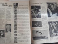 Hafta Sonu Extra Aktüalite Sinema Tiyatro Müzik ve Magazin Dergisi - 26 Aralık 1964 - Sayı:9 - Çocuklar ve Oyuncaklar - Ali Sami Yen Stadında Panik - İsmet İnönü CHP Değil Sadece Bir CHP lidir - İlhami Sancar - ''Kıbrıs Rumlarını Türk Uçakları En Geç Bir Saatte Yok Edilebilir'' - İzmir Oto Fabrikası 1.5 Yıl Sonra Türkiye'nin Yollarını Otomobil ile Dolduracak - Orta Doğuda Durum Yine Karışıyor - İtalya'da Cumhurbaşkanı Seçimi - Bon Hükümeti Nato Konferansından Memnun Değil - Noel Partisi Dayak Partisi - Dünya Çocuklarının Bayramı - Yılın Moda Oyuncakları - Sevimli Hayvanlar - Vitrinler Oyuncak Dolu - Bebek Kardeşler - KAlede Nöbetçiler Bekliyor - Karar Veremiyor - Oyuncaklar Göz Kırpıyor - İyi Biten Bir Yılbaşı Gecesi - Canavarlar Vadisi Çizgi Romanı - 1964 ve Olaylar - Acemi Kaşifler Az Kalsın Donuyorlardı - 1965 Takvimi - Ünlü Sinema Yıldızları 1965 Yılında Ne Diliyorlar? - Kesenize Göre Yılbaşı Sofrası - Çifte Nikah - Doris Day fotoğraf ve haberi - Tam Takım Dergi