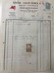 Neşet Erürker-OTOMOBİL BENZİN, YAĞ FATURASI - 23 MAYIS 1953 - SOKONİ - VAKUM PETROL A.O. - BENZİN SERVİS İSTASYONU - BEŞİKTAŞ , İSTANBUL - AHMET ÇAYIROĞLU - ISLAK İMZALI, KAŞELİ DAMGA PULU - 28 x 21 cm EBATLI ORİJİNAL FATURA