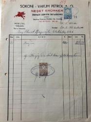 Neşet Erürker-OTOMOBİL BENZİN FATURASI - 30 MAYIS 1953 - SOKONİ - VAKUM PETROL A.O. - BENZİN SERVİS İSTASYONU - BEŞİKTAŞ , İSTANBUL - AHMET ÇAYIROĞLU - ISLAK İMZALI, KAŞELİ DAMGA PULU - 28 x 21 cm EBATLI ORİJİNAL FATURA