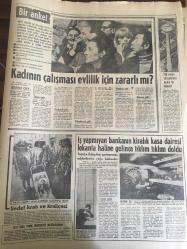 HÜRRİYET GAZETESİ  18 AĞUSTOS 1968 YIL :21 SAYI :1968--Etekler göbekten 20 santim aşağıda ---Sabık bir Yunan Bakanı Türkiye ye iltica etti ---Türk Ordusunda nöbet devri ---İşçilerin emeklilik maaşı en az 300-350 lira olacak ---Kaza geçiren İngiliz  kızı adresini kaybettiği  Türk sevgilisini arıyor ---Grevdeki seyislere hücum eden bir at sahibi  yaralandı ---Frank Sinatra Mia Farrow Boşadılar ---Kocam benden uzaktaysa  flört etmesini tabii bulurum ----Kadının Çalışması Evlilik İçin Zararlı Mı ?---Arjantin de bir  uçan daire hasta bakıcının yüzünü  yaktı ----Kızıldeniz de tam 15 saat hiç dinlemeden  korkunç  bir fırtına ile savaştık ---Beşiktaş ve Galatasaray A.Sami Yen de Buluşuyor ---Yusuf Beşiktaş tan  200 bin lira istiyor ---G.Tepe -A.Ordu ,Altay -İzmirSpor---Osman ın Mersin de kalması sevinç  yarattı --Futbolcular ayda 10 ar bin lira alıyor ---Uluslararası Tenis Turnuvası Yarın  İstanbul da Başlıyor --İstanbul Valisi Polis Suç İşlenen Yere Girer ---