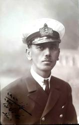 Denizci Subay Şapkası.  CUMHURİYET BAŞLARI NADİR DENİZCİ SUBAY ŞAPKASI . Cumhuriyet başları Altın sırmalı Kokartlı Denizci Subay Şapkası. Fotoğraf satılık değildir..