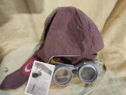 Pilot Gözlüğü. Pilot Gözlüğü ve Süet tipi Kumaş Pilot Şapkası.  Havacı Subay Pilot Şapkası ve Gözlüğü.. Pilot Fotoğrafı ile beraber.