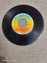 NURİ SESİGÜZEL MARAŞ MARAŞ DERLER, AŞK BİR IZDIRAPTIR