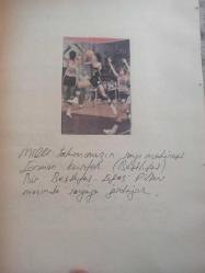 4 Mayıs 1982 - 24. Balkan Basketbol Şampiyonası - Yugoslavya 93 - Yunanistan 77 - Romanya 71 Bulgaristan 85 - 3. Dünya Boks Şampiyonası başladı haberi - Islak kalemle a4 kağıdına yazılmış bilgi notu - Tek Yaprak Arkalı Önlüdür