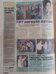 Hürriyet Teleskop Magazin Gazetesi - 26 Nisan - 2 Mayıs 1986 - Türkan Şoray - Cihan Ünal - TRT Ünlü Çifti Ayırdı - Sporseverlere Heyecanlı Hafta - Oscar rekortmeni video kasetlerde - TRT Zoruyla Ayrılık - Stüdyo Neşe Dolu Yugoslav futbolcular ekran için süslendiler - Füsun Önal - Fransız sinemasından seçkin bir örnek - Caldrone'un dönüşü - Gençlerin katkısı sağlanacak - Bir Avuç Cennet - Muammer Özer - Eski Hollywood'dan esintiler - Afrika'nın dışında - Robert Redford - Meryl Streep fotoğraf ve haberi - Dergi Tam Değildir Sadece 4 Sayfası Mevcuttur