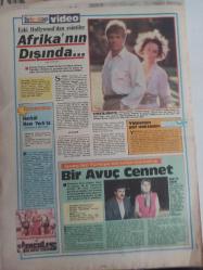 Hürriyet Teleskop Magazin Gazetesi - 26 Nisan - 2 Mayıs 1986 - Türkan Şoray - Cihan Ünal - TRT Ünlü Çifti Ayırdı - Sporseverlere Heyecanlı Hafta - Oscar rekortmeni video kasetlerde - TRT Zoruyla Ayrılık - Stüdyo Neşe Dolu Yugoslav futbolcular ekran için süslendiler - Füsun Önal - Fransız sinemasından seçkin bir örnek - Caldrone'un dönüşü - Gençlerin katkısı sağlanacak - Bir Avuç Cennet - Muammer Özer - Eski Hollywood'dan esintiler - Afrika'nın dışında - Robert Redford - Meryl Streep fotoğraf ve haberi - Dergi Tam Değildir Sadece 4 Sayfası Mevcuttur