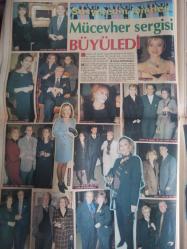 Süper Takip Extra Haftalık Aktüalite Sinema Tiyatro Müzik ve Magazin Gazetesi - 1998 Yılı - Pınar Eliçe yargısız infaz kurbanı - 'Bütük erkeklerden şikayetçiyim' - Sosyete Antikacısı Filiz Kansu Terör Estirecek - Asena - Süha Özgemir - Burak Kut - Esra Akkaya - Fırat Kaya - Filiz Taçbaş - Naşide Göktürk - Ahmet Kaya - Hülya Avşar - Hülya Süer - Harika Avcı - Müziğin Rengi - Neco - Mehmet Kuriş - Tezcan Yaramancı - Deniz Pulaş - Hatice Süren - Buket Taşdelen - Refik Bulutçu - Nesrin İlter - Betina Hakko - Lösemili Çocuklara VAKKO desteği - Mücevher Sergisi Büyüledi - Berna Laçin - Bilmece & Bulmaca & Eğlence - İnsan öpmeye korkar - Serap Acar - Boy George - Mustafa Uğur - İbrahim Tatlıses - Aylin Coşkun - Hüner Coşkuner fotoğraf ve haberi - Tam Takım Gazete