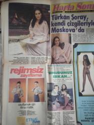 Hafta Sonu Haftalık Aktüalite Sinema Tiyatro Müzik ve Magazin Gazetesi - 17 Mart 1978 - Sayı:12 - Hülya Koçyiğit'e bomba! - Azrail'in soluğunu ensesinde hissetti - Bülent Ersoy - Fikret Hakan - Sevda Karaca - Müjde Ar - Seyyal Taner - Prenses Banu - Şerif Yüzbaşıoğlu - Ve, Neco bestesini yedi - Müzeyyen Senar'ı Ağlatan mektup - Kız mı, Erkek mi? - İdi Amin - Alev Coşkun - Ümit Utku - Alev Coşkun - Şevket Adlı - Güngör Adlı - Nazan Şoray - Bedduanın Sonu - Güzele ne yaraşmaz - Nükhet Duru - Elvis Presley - Nejat Uygur, 3 oğlu uğruna tiyatrosunu kapattı - Adnan Şenses'in maskesini düşürüyorum - Ekrem Bora - Esengül - Ela Altın Eyüp Sultan'da - Müşerref Tezcan'ın Son Marifeti - Muazzez Abacı - Türkan Şoray kendi çizgileriyle Moskova'da - ''Umudumuz Erkan'' - Serkan Acar fotoğraf ve haberi - Tam Takım Gazete