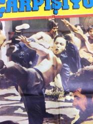 CANAVARLAR ÇARPIŞIYOR - (Da jiao long), 1974,  UZAK DOĞU KUNG FU DÖVÜŞ SİNEMA FİLM ÇİZİM AFİŞİ / POSTERİ  - BÜYÜK BOY - ORİJİNAL - 99 X  68 cm EBADINDA - Original Turkish Big Size Movie Poster - Chien Lei, Michael Wai-Man Chan, Betty Ting Pei, Chin Hu - MİMERAY