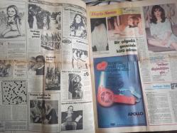 Hafta Sonu Haftalık Aktüalite Sinema Tiyatro Müzik ve Magazin Gazetesi - 12 Mayıs 1978 - Sayı:20 - Cüneyt Arkın, Hem Sağcı, Hem Solcu - Feri Cansel, yeni bikinisini hayranlara tanıttı - Renksiz kişi değil, rengarenk kişi - Cem Karaca - Neşe Alkan - Hülya Koçyiğit - Prenses Caroline - Kahkaha Bilmecesi - Müjde Ar - Haftaya Bakış - Kadın Hastalığının Ayıbı Yoktur! - Türkan Şoray - Selçuk Ural - Tayfun Kalkavan - Neydi Neydi Ne? - Güzele Ne Yaraşmaz - Bergüzar Gömeç - Emine Kumcu - Aliye Kurtuluş - Zeynep D'andria - Ölüler Kumar Oynamaz hikayesi - Bir Türk Bestecisi Beatles'ı birleştirecek - Zeki Çetin - Bülent Ersoy - Ajda Pekkan - Seher Şeniz - Garip Ama Gerçek - Nejat Uygur - Hulusi Kentmen'in Küçük Cenneti - Ahmet Özhan - Hale Saygazi - Canan Perver - Gönül Yazar - Sinan Bilsel - Canan Perver - Nilüfer - Huysuz Virjin - ''Şu halimin tek sebebi'' fotoğraf ve haberi - Tam Takım Gazete