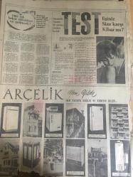 HÜRRİYET GAZETESİ 31 ARALIK 1964 ---Dünya Harbi Olmayacak --1965 senesi evli çiftler için değişiklik yılı olacak ---1965 Genç kızlara ne  getirecek ---Bilmediğimiz Süreyya --Türkiye de : Hürriyet ,Orta ve Balkanların en Yüksek Tirajlı ve çok Okunan Gazetesidir ---Kendi rekorlarını  kendi kıran lider gazete ---Satılan her 100 gazeteden 44 ü Hürriyet tir---Yurt dışında  bürolar açan tek Türk gazetesi Hürriyettir ---Adalet Partisi Genel  Başkanı Ragıp Gümüşpala vefat etti ---Sandık içinde Roma dan Kahire  ye  kaçırılmak istenen casus ---