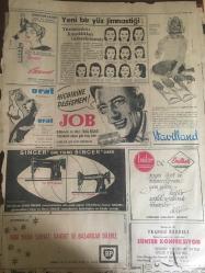 HÜRRİYET GAZETESİ 31 ARALIK 1964 ---Dünya Harbi Olmayacak --1965 senesi evli çiftler için değişiklik yılı olacak ---1965 Genç kızlara ne  getirecek ---Bilmediğimiz Süreyya --Türkiye de : Hürriyet ,Orta ve Balkanların en Yüksek Tirajlı ve çok Okunan Gazetesidir ---Kendi rekorlarını  kendi kıran lider gazete ---Satılan her 100 gazeteden 44 ü Hürriyet tir---Yurt dışında  bürolar açan tek Türk gazetesi Hürriyettir ---Adalet Partisi Genel  Başkanı Ragıp Gümüşpala vefat etti ---Sandık içinde Roma dan Kahire  ye  kaçırılmak istenen casus ---