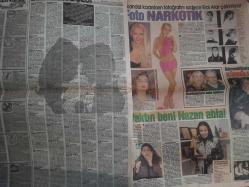 Hafta Sonu Haftalık Aktüalite Sinema Tiyatro Müzik ve Magazin Gazetesi - 28 Şubat 1996 - Sayı:9 - Muazzez Abacı - Bülent Ersoy - İlker Garzek - Uğur Güneri - Pop dünyasının ünlüleri isim ve soyadlarının öyküsünü anlattılar - Savaş Zafer - Yılmaz Zafer - Nilgün Belgün - Pınar Aylin - Tuncer Cücenoğlu - Gülşah Dilek - Demir Ural - Oğuz Kalkavan - Abdullah Gencal - Hüseyin Akçaboğaz - Fahrettin Aslan - Didem Uğur - Metin Şen - Murat Tekyıldız - Atilla Saral - Seyhan Soylu - Zeki Müren dönsün vokalisti olurum - Hülya Koçyiğit - Adnan Şenses - Yüksel Şengül - Muhteşem Nejad - Füsun Denizaşan - Burçin Dere - Fulya Cin - Recai Aslan - Ali Semra Ağaoğlu - Cana Sialom - Bir Bayram Böyle Geçti - Her Yerde Kar Var - Ercan Altazlı - Evlilik Köşesi - Meltem Taşkıran - Esin Yücel - Ebru Şimşek - Leyla Adalı - Hülya Uğur - Müjdat Gezen - Safiye Soyman - Murat Taşdemir - Safiye Soyman - Perran Kutman - Mahsun Kırmızıgül - Hilmi Topaloğlu - Derya Tuna - İbrahim Tatlıses - Sibel Tüzün - Tam Takım Gazete