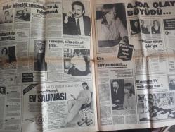 Hafta Sonu Haftalık Aktüalite Sinema Tiyatro Müzik ve Magazin Gazetesi - 27 Ocak 1978 - Sayı:5 - Kayıp olan Filiz Akın Şile'deydi - Kırmızı şarap ve ''yalnız'' geçen Şile geceleri - Mine Mutlu - Ünal Çulha - Michael Landon - Melahat Pars - Alpay ve Karabay - Öztürk Serengil - Bülent Ersoy - Türkan Şoray - Nilüfer - Seher Şeniz - Sevda Ferdağ - Haftaya bakış - İştahsızlık da bir hastalıktır - Ajda Pekkan - Belgin Doruk - Belkıs Balkaş - Neydi Neydi Ne? - Ela Koşay - Filiz Kayalı - Berrak Aktar - Güzele Ne Yaraşmaz - Ölüler Kumar Oynamaz Hikayesi - Timur Selçuk - Cüneyt Gökçer - Gönül Tansel - Garip Ama Gerçek - Emel Sayın - İsmet Kasapoğul - Gönül Yazar ile içki içer misiniz? - Farah Pehlevi - Cevat Kurtuluş - Fatma Girik ile dans eder misiniz? - Cüneyt Arkın ile Tarık Akan Ölümü Göze Aldılar fotoğraf ve haberi - Tam Takım Gazete