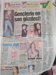 Duvar Haftalık Magazin ve Siyasi Aktüalite Gazetesi - 17 Ocak 1992 - Nükhet Duru Artık Patron - Türkler'e cinselliği öğretiyor - Evin Doğu - 5 milyona beş kişiye satıldı - Füsun Erbulak - Süleyman Demirel - Arabanız sizin için ne diyor? - Zerrin Yaman - Warren Beatty - İbrahim Gürkan - Alleen Wuornos - Korkunç Etna yine rahat bırakmıyor - Hüseyin Ekinci - Rusya'da herkesin ortak derdi yiyecek bir şeyler bulabilmek - Safranbolu - Cinsel Danışmanınınz - Deniz Baykal - Feridun Yazar - Sabahattin Demiray - Özden Alpdağ - Tansu Çiller - Bilal Özcan - Liz Tirbelis - Ceyhan Gür - Galatasaray'a 30 metreden attığım golü, hayatım boyunca unutmam'' - Cimbom'un Kalecisi Hayrettin - Joseph Venglos - Leman Sam - Gazanfer Özcan - Seyyal Taner - Sevgin Birol - Banu Alkan - Müjdat Gezen - Ayşegül Aldinç - Kathleen Quinlan - Liz Taylor - Duygu Asena - Oryantal Şahmaran - Fulya Yıldırım - Begüm Özbek - Freddie Mercury fotoğraf ve haberi - Tam Takım Gazete