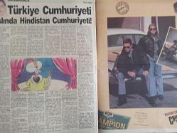 PS Magazin Haftalık Magazin ve Siyasi Aktüalite Dergisi - 22 Ekim 1989 - Sayı:7 - Çılgın Kadınlar - Amerika'da kadınca çılgınlık - Suna Zirek - Balerinin Gizli Aşkları! - Deniz kızları yarışıyor - Manevi evlatlık yaramıyor! - 9.5 Hafta - Kim Basinger - Adrian Lyne - Margaret Whitton - Karen Young - Mickey Rourke - Barry Levinson - Ayşe Beyazıt - Faruk Salman - Ece Coşkun - Esma Yerbakan - Necla Sanlı - Brigitte Oskay - Aslı Kocaoğlu - Sosyete lokantalarında ne yenir ne içilir - Hasbahçe'nin Kovboyları - Engin Ardıç - Türkiye Cumhuriyeti aslında Hindistan Cumhuriyeti! - Yasemin Boran - Akrep, cinsel cazibedir - Storumuzu yenileyelim - Süper Oyun - Barbekü Partisi - Süper Zekalar - Süper Çocuklar - Sabah Bulmacası - Hangisi Kendi Parçası - Kare Bulmaca - Rönesans Mobilya Reklamı fotoğraf ve haberi - Tam Takım Dergi