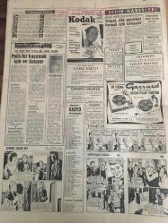 HÜRRİYET GAZETESİ 2 EKİM 1964 YIL :17 SAYI :5899---Oylamaya 87 bin 148 okuyucu katıldı --Toprak Reformu Yurt Çapında Yapılamıyor Son sınıfta 1 dersten  kalanlar aynı sınıfta devam  edebilecek --Silifke de  Bizans Hazinesi Bulundu ---Ahmet Tarık Tekçe nin  Yaşama Şansı Azalıyor ---Yeni harman sigarası  yakında  filtreli oluyor ---Vilayet ,köy pazarları kurmak için çalışıyor ----200 milyon dolarlık eroin  kaçakçılığı ---Memurlarının kendisini isteyip istemediklerini öğrenmek  için referandum  yaptı ---Olimpiyat Kafilemizi Dün Uğurladık --Japonlar güreşin iki stilinde  biz üç altın madalya kazanacağız  ,diyorlar---Uluğ ,Hollandalılara misafirperverliğimizi  göstereceğiz diyor ---Galatasaray ,kampa girdi --Fotoğraf Yarışması Oylama Neticeleri --Harika çocuk imtihanda 3400 aday arasında 9. oldu ---Ruslar Kıbrıslı Rumlara şartız olarak askeri yardım yapıyor ---