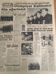 HÜRRİYET GAZETESİ 2 EKİM 1964 YIL :17 SAYI :5899---Oylamaya 87 bin 148 okuyucu katıldı --Toprak Reformu Yurt Çapında Yapılamıyor Son sınıfta 1 dersten  kalanlar aynı sınıfta devam  edebilecek --Silifke de  Bizans Hazinesi Bulundu ---Ahmet Tarık Tekçe nin  Yaşama Şansı Azalıyor ---Yeni harman sigarası  yakında  filtreli oluyor ---Vilayet ,köy pazarları kurmak için çalışıyor ----200 milyon dolarlık eroin  kaçakçılığı ---Memurlarının kendisini isteyip istemediklerini öğrenmek  için referandum  yaptı ---Olimpiyat Kafilemizi Dün Uğurladık --Japonlar güreşin iki stilinde  biz üç altın madalya kazanacağız  ,diyorlar---Uluğ ,Hollandalılara misafirperverliğimizi  göstereceğiz diyor ---Galatasaray ,kampa girdi --Fotoğraf Yarışması Oylama Neticeleri --Harika çocuk imtihanda 3400 aday arasında 9. oldu ---Ruslar Kıbrıslı Rumlara şartız olarak askeri yardım yapıyor ---