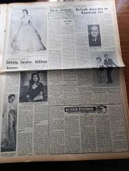 Vatan Gazetesi - 25 Temmuz 1954 - Falih Rıfkı Atay'a Yazan Ahmet Emin Yalman - Dışarı Gideceklere Mali Kontrol Konuldu - Komünistler Bir İngiliz Uçağı Düşürdü - Celal Bayar Ve Adnan Menderes İstanbul'a Döndü - Sovyetler Avrupa Birliği Konferansı İstedi - Ekmek Darlığının Önlenmesi İçin Çare Aranıyor - Ankara CHP Teşkilatı Bir Zihniyet Mücadelesi İstedi - Denizde İsyan Yazan Herman Wouk Yazı Dizisi - Meşrutiyet İlanına Doğru Tıbbiye Hareketi Yazan Mustafa Emil Elöve - Türklüğe Hakaret Eden İngiliz John Sretwella Tevkif Edildi - Meryem Ana Meşalesi Efes'e 15 Ağustos'ta Getiriliyor -   Pakistan'da Komünist Partisi Tevkif Yasak Edildi - Tahtakale'de On Dükkan Yandı -   Osmanlı Tarihinden Sayfalar Yazan Feridun Fazıl Tülbentçi - General Ali Fuat Cebesoy'un Siyasi Hatıraları Yazı Dizisi - İran'ın Güzel Kraliçesi Süreyya - Meşhur Amerikalı Zengin Rockfeller - Bu Yerin Ötesinde Yazan Cronin Yazı Dizisi - 15. Devlet Resim Ve Heykel Sergisi Dün Açıldı - Puro Tuvalet Sabunu - Dermojen Yanık Kremi