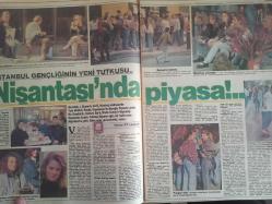 PS Magazin Haftalık Magazin ve Siyasi Aktüalite Dergisi - 11 Kasım 1990 - Sayı:62 - ''Seks'' eskiye döndü! - Gençler artık her cumartesi burada toplanıyor - Sekste ''tek eşliliğe'' dönüş! - İstanbul Gençliğinin Yeni Tutkusu - Nişantaşı'nda piyasa! - Hırsızın not defteri - Tiffany & Tomato Kıyafet Reklamı - Penti çorap reklamı - Paksoy Yağ Reklamı - Talat'ın Kahvesi - Çalışmaya mahkum millet - Sayın Cumhurbaşkanı'nın daveti - Ali Rıza Kardüz - Roman Butik - Ruhat Biliktan - Mudo Collection Elbise Reklamı - Pınar Beyaz Peynir Reklamı - Nostalji olsun için - Engin Ardıç - Merkür Yay Burcunda - Son İmparator Çizgi Romanı - Sindy Oyuncak Bebek Reklamı - Bulmaca - Free Style Derimod Reklamı - Altın Makas Kredi Kartı Reklamı fotoğraf ve haberi - Tam Takım Dergi