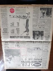 Vatan Gazetesi - 17  Haziran 1960 - Dünya Eski Muharipler Federasyonu Başkanı Van Lonschot Türk Ordusu Tarihi Bir Vazife Başardı - Cemal Gürsel Ve Milli Birlik Komitesi Üyeleri Yurt Gezisine Çıkacak - Amerikan Başkanı Eisenhower'in Başbakanımız Cemal Gürsel'e Mesajı - Genel Af Dileği Ayrıca İncelenecek - Fevzi Lütfi Karaosmanoğlu Köşe Yazısı - Yüksek Soruşturma Heyeti Yakın Zamanda Kurulacak - Yeni Yolsuzluklar Meydana Çıkarılıyor - Müfit Birsen Kadıköy Savcısı Oldu - Çocuk Arabası Rüyaların Dili - İnsan Bir Yerde Bellidir Yazan Mehmet Seyda Yazı Dizisi - Milli Eğitim Bakanı Fehmi Yavuz'un Öğretmenlere Mesajı - Amerikan Başkanı Eisenhower'in Japonya'ya Yapacağı Seyahat Dün İptal Edildi - Hoş Memo Karikatür - Subay Ve Askeri Memurlar Ordu Dışında da Vazife Alabilecek - Kanlı Perşembe Yazan Sadun Tanju Yazı Dizisi - Abdülmecit'in 1. Haremi Hümayunu Yazı Dizisi - Gece Gondolları Yazan Albert Jean Yazı Dizisi - Tonton Agah Çizen Sade Yalçın - Cemal Gürsel Kupası -  Fenerbahçe Kongre