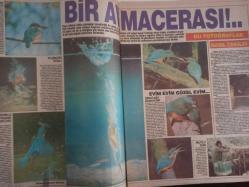 PS Magazin Haftalık Magazin ve Siyasi Aktüalite Dergisi - 13 Ocak 1991 - Sayı:71 - Kayak kıyafetleri - Eski İstanbul meslekleri - ''Burç Seks'' - Kadınların burçlara göre seks özellikleri - Bir Av Macerası!... - Evim Evim Güzel Evim - Mutlu Son - Talatın Kahvesi - Noter Adamın Kamburu ve savaş kehanetleri - Denizden gelen sağlık - Opera ve balede yeni yıl atağı - Eda Doğan - Kartpostallarla eski İstanbul meslekleri - Ciğerci - Bir fincan kahvenin hatırı - Pazarlamacı - Berber - Kömür taşıyıcı - Engin Ardıç - Amora Hardal Reklamı - Halas - Ruhat Biliktan - Kayak Kıyafetleri - Hit Sporting ve Ultimoda - Coşkun Kürk Reklamı - Tesettüre karşı resim sergisi! - Şuh sarışının Uludağ macerası - Süper Sabah Bulmaca - Güneş tutuluyor - Yasemin Boran - Delikli Tuğla yerine evlere izoleli tuğla - Pahalı ama mükemmel - Esin Europcar Reklamı - Johnson's Bebek Sütü Reklamı fotoğraf ve haberi - Tam Takım Dergi