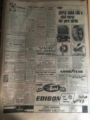 HÜRRİYET GAZETESİ 22 EYLÜL 1966 YIL :19 SAYI :6609---Arazi ve bina vergileri artırılıyor ---Alman karı -kocayı  gezdiren 2 kadın karakolda sabahladı ---Siirtli şivesi ile THY dan bilet isteyen Ulaştırma Bakanına bilet olduğu halde  yok dediler ---Rumlar Türk köyleri civarında  manevra yapıyor ---İçişleri Bakanı Asayişsizlikten  şikayet etti ----Çapkınların kız diye laf attığı Serpil  erkek çıktı ---Annesinin  zina  yaptığı  şahsın yakasına  yapışıp  pis adam diye bağırdı ---Japonlar ,tamamen yerli otomobil  imal  etmek için teklifte bulundu ---Tersanelerimizde  12 bin tondan büyük gemi inşa edilecek ---Galatasaray ,Beşiktaş ı yendi : 2-0--Radoviç ve Lemiç Fenerbahçe den ayrılmak istiyor --28 Erkek ,2 kadın memur HOMOSEKSÜEL oldukları  için istifa etmiş ---Beylerbeyi n de  100 gece hayatı ---Demirel :Köy yolları ve içme suyu iki temel davamızdır dedi ---Kartalların kaçırdığı çocuklar parçalandı ---