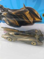 Hot Wheels Batman Batmobile