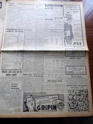 Vatan Gazetesi - 23 Mayıs 1954 - Ahmet Emin Yalman Köşe Yazısı - Demokrat Parti Meclis Grup'u Bugün Toplantı Yapıyor -  Başbakan Adnan Menderes Ankara'da Genç Demokratlar Temsilcileriyle Görüşürken - Tokyo Dünya Serbest Güreş Şampiyonası - Güreşçi Osman Kambur - Nurettin Ardıçoğlu 12 Ay 15 Gün Hapse Mahkum Oldu - İngiltere Fransa Anlaşmasının 50. Yıldönümü - İstanbul'da Rıhtım ve Antrepo Yapılacak - Seçimlerin Kati Neticesi Açıklandı - İtalyanlar Dört Yugoslav'ı Esir Aldı - Denizde İsyan Yazan Herman Wouk Yazı Dizisi - Akademik Hürriyetin Şartları Yazan Hasan Refik Ertuğ - Türk Irak Dostluk Anlaşmasının Yıldönümü - Mısır Komünist Çin'i Tanıyacakmış - General Ali Fuat Cebesoy'un Siyasi Hatıraları Yazı Dizisi - Osmanlı Tarihinden Sayfalar Yazan Feridun Fazıl Tülbentçi Yazı Dizisi - Jigolo Yazan Daniel Harper Yazı Dizisi - Puro Tuvalet Sabunu - Güreşte Bekir Büke Ve Adil Atan Rakiplerine İttifakla Mağlup Oldular - Pan American - Gripin - Arı Unları - Good Year - Karamürsel Mağazası