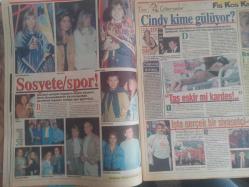 PS Magazin Haftalık Magazin ve Siyasi Aktüalite Dergisi - 22 Eylül 1991 - Sayı:107 - Nükhet'in Dönüşü - Uluslararası Orta Direk yarışı - İlker Sarıer - Deniz Karamehmet - Şirin İnönü - Şebnem Çapa - İnci Aksoy - Erol Aksoy - Oya Eczacpıbaşı - Bülent Eczacıbaşı - Yasemin Kamhi - Ali Kibar - İzzet Garih - Güler Sabancı - Ümit Çeliker - Cindy kime gülüyor? - İbrahim Tatlıses - Nihal Köknar - Mustafa Taşar - Orhan Vural - Mikser - Aykut Işıklar - Meğerse Yakalnmış - Ali Rıza Kardüz - Kadir'in Yeri - Ruhat Biliktan - Beyoğlu KİP - Kerim Evren - Evlilik nereye? - Teoman Orbert - Böceklere Güle güle! - Herşeyden önce güvenliğiniz! - Engin Ardıç - Cephe Gerisi - Tükenmek bilmeyen bir tutku - Ali Birerdinç - Tuna KAraca - Uçuramadı ama yüzdürdü - Aykırı Kadın - Kenan Erçetingöz - Süper Sabah - Yasemin Boran - Terazi ve Oğlak için kritik dönem - E.C.A. Soba Reklamı fotoğraf ve haberi - Tam Takım Dergi