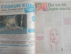 PS Magazin Haftalık Magazin ve Siyasi Aktüalite Dergisi - 2 Şubat 1992 - Türkiye'ye aşığım - İlker Sarıer - Moda olmanın incelikleri - Ümit Çeliker - Ahu Tuğba'dan inciler! - Serpil Çakmaklı - Hülya Avşar'ın kumarı - Geçmiş olsun Cem Özer kardeş! - Komando Birol Diken'in acılı günleri - Kirsty Roper - Orhan Vural - Aykut Işıklar - Her eve bir Japon masöz - Sibel Barış - Gülşen'in rüyası! - Şehnaz geliyor - Fulden Uras - Seyhan Soylu - Tanju Okan - Seyyal Taner - Sabrina evleniyor - Bu yaz ne giyeceğiz! - Teme Özolak - Ahu Tuğba nasıl meşhur oldu? - Şirin Dürüst - Elif Dürüst - Liza Tanova - Meltem Özsoy - Zehra Türeli - Arzü Türen - Banu Kayarlar - Sevgi Candan - Nilgün Esinli - Aylin Okday - Müge Yamaçlıoğlu - Elif Karalı - Yerli Madonna Ayşegül Aldinç - Adnan Menderes - Ayşegül Yıldız'ın mutluluğu - Buz Gibi - Naomi Campbell - Kerim Evren -  Hostes Meltem Berent, jet hızıyla yükseliyor - 2000'li yılların mucize ilacı E Vitamini - Teoman Orberk - Yasemin Boran - Tam Takım Dergi