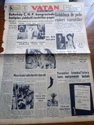 Vatan Gazetesi - 6 Ağustos 1956 - Milletlerarası Salon Fıkraları Yarışmasında Aziz Nesin 1. Turhan Selçuk 2. Oldu - Ahmet Emin Yalman Köşe Yazısı - Bakırköy CHP Kongresinde Hatipler Şiddetli Tenkitler Yaptı - Osman Bölükbaşı İle Polis Cipleri Yarıştılar - Mısır kısmi Seferberlik İlan Etti - Kasaplar İstanbullular'a Karşı Mukavemete Başladı - Suçlu Yazan Orhan Kemal Yazı Dizisi - Amerika'da Cumhurbaşkanlığı Seçimi Hazırlıkları - İşçi Sigortaları Bir Hastane Ve Han Yaptırıyor - Geçmişte Bugün Yazan Feridun Fazıl Tülbentçi Yazı Dizisi - Hoş Memo Karikatür - Katin Ormanı Katliamından Stalin Mesul Mu - Müzeyyen Senar'ı Andırmasından dolayı Küçük Müzeyyen Diye Anılan Şükran Ozer- Ella Sinders Çizgi Roman Fred Fox - Etna'nın Ateşi Yazan Henri Castillou Yazı Dizisi - Ali Fuat Cebesoy'un Siyasi Hatıraları Yazı Dizisi - Trompetist Zekai Apaydın - Fenerbahçe Dün Kendi Sahasında Galata Takımını 7 0 Mağlup Etti - Cezmi Or Kupası Atletizm Müsabakaları Programı - Rugby - Avcılar Bayramı Dün Yapıldı