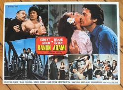 KANUN ADAMI * CÜNEYT ARKIN * BAHAR ÖZTAN * 1985 * LOBİ KARTI * 24 x 34 CM