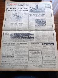 Vatan Gazetesi - 30 Temmuz 1956 - Süveyş Ve Kıbrıs Yazan Ahmet Emin Yalman - CHP Genel Sekreteri Kasım Gülek Samsun'da İç Ve Dış Meselelere Dair Konuştu - Batı Trakya Türklerinin Acıklı Durumu Memlekete Ve Dünyaya Duyurulmalıdır - Pakistan Cumhurreisi İskender Mirza Ve Cumhurreisi Celal Bayar Yeşilköy Hava Alanında Milli Marşları Dinlerken - Süveyş'e Dair Üçlü Görüşme Başladı - Türkiye Köylü Parti'li Bir Hatip İşbirliği Aleyhinde - Andrea Doria Transatlantiği Niçin Battı - Çocuk Felcinden Korunma İçin Tavsiye - Suçlu Yazan Orhan Kemal Yazı Dizisi - İskenderun'da Petrol Damarları Bulundu - Geçmişte Bugün Prens Bismark'ın Ölümü Yazan Feridun Fazıl Tülbentçi Yazı Dizisi - Televizyon İçin Yapılan The Wizard Öz Filmi 322.000 Sterline Satıldı - General Ali Fuat Cebesoy'un Siyasi Hatıraları Yazı Dizisi - Cimcimeler Çizgi Roman Charles Schulz - Ella Sinders Çizgi Roman Fred Fox - Meşhur Alman Bestecisi Robert Schumann Anıldı - Bestekar Ve Orkestra Şefi İgor Stravinsky Şehrimize Geldi