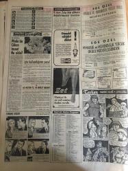 HÜRRİYET GAZETESİ 29 EKİM 1967 YIL :20 SAYI :7006--Cumhuriyet Bayramını Kutluyoruz --Kırk dört yıl oldu --Pakistan Devlet Başkanı Nazik Bir Ev Sahibi İdi ---Batı Trakya da Türk kızları zorla hemşire yapılıyor --Kocam öldürülmedi intihar etti ---Türkiye Güzeli Haciz Memurunun Baskınına Uğradı ---Türkiye de 200 bin  kadın  doğum kontrolüne uydu ---William Holden Sekiz ay  hapse mahkum  oldu ---40 Yaşından sonra erkek --Mustafa Sağyaşar :Dinleyicilerin sabırsızlıkla beklediği --Gollerin savaşı :3-2 --Fenerbahçe -G.Birliği, Galatasaray - Eskişehir --PTT:1 Altınordu :1 --Göztepe ,Şekersporu farklı mağlup etti : 4-1--Finlandiya yı 3-2 yenebildik -- Prusya lı 130 genç Ege de eşek ve deve sefası  yapıyor --Eyüp Han dün İzmir e gitti ve Ankara ya döndü ---H.İşcan Eyüp planının değiştirilmesini  istemiyor --Bir demokrat senatöre  göre Başkanlık seçiminde  Johnson un  adaylığı tehlikede --