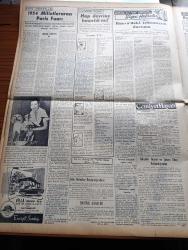 Vatan Gazetesi - 30 Mayıs 1954 - Başbakan Adnan Menderes Bugün Amerika'ya Gidiyor - Dost Kanada'dan Bize Büyük Yardımlar Başladı - Millk Tenasüt Kongresi Yapıldı - Traktör Fabrikasının Anlaşması İmzalandı - Nevşehir İl Oluyor - Yugoslavya Cumhurbaşkanı Tito Yunanistan'a Hareket Etti - Dünkü Bale Gösterisi Çok Başarılı Oldu - Denizde İsyan Yazan Herman Wouk Yazı Dizisi - 5. Bahar Bayramı Büyük Rağbet Görüyor - Turistlerde Irk Din Lisan Cinsiyet Farkı Aranmayacak - Papagos Kıbrıs'ı Tekrar İstedi - İngiltere Komünist Çin Ticaret Anlaşması - General Ali Fuat Cebesoy'un Siyasi Hatıraları Yazı Dizisi - 1954 Milletlerarası Paris Fuarı - Hap Devrine Hazırlık Mı - Osmanlı Tarihinden Sayfalar Recep Paşa'nın İdamı Yazan Feridun Fazıl Tülbentçi Yazı Dizisi - Bu Yerin Ötesinde Yazan Cronin Yazı Dizisi - Mevsim Balığı Kılıç - Ulubatlı Hasan'ın Şehit Düştüğü Yerde Konuşma Yapıldı - Johnson Deniz Motorları - Lüks Traş Bıçağı - Arı Unları - Good Year - Kızılcahamam Kaplıcaları