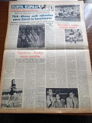 Vatan Gazetesi - 22 Haziran 1954 - Libya Başbakanı Mustafa Ben Halim Ankara'ya Geldi - İstanbullulara Günde 9 Gram Şeker Düşüyor - İstanbul'da 13 14 Kişiye Bir Mesken Düşüyor - Guatemala'da Dün Gece Sıkı Yönetim İlan Edildi - Şehir Tiyatrosu Sezona Hazırlıksız Giriyor - Dünya Kupasında Türk Alman Milli Takımları Karşılaşıyor - Denizde İsyan Yazan Herman Wouk Yazı Dizisi - Karaköy Köprüsünün Tamirine Devam Ediliyor - Apollo Sirki - Hoş Memo Karikatür - Japon Silah Endüstrisi Yeniden Kurulacak - İsrail Havayolları Türkiye'den Geçen Yeni Hat Kuruldu - Sigaranın Kanser Üzerinde Yaptığı Tesir - İzmir Fuarını Başbakan Adnan Menderes Açacak - Pul Aleminin İçyüzü Derleyen Nur Sabuncuoğlu Yazı Dizisi - General Ali Fuat Cebesoy'un Siyasi Hatıraları Yazı Dizisi - Yarış Atları Nasıl Yetiştiriliyor - Bu Yerin Ötesinde Yazan Cronin Yazı Dizisi - Çapamarka - Lüks Traş Bıçağı - Devlet Tahvilleri Yükseliyor - Dünya Kupası Futbol Müsabakaları - Arkadaşımız Ahmet Bahtiyar Bildiriyor Yugoslavya Brezilya