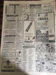 HÜRRİYET GAZETESİ 22 EKİM 1967 YIL :20 SAYI :6999--Bir adet sigara ömrü 14,5 dakika kısaltıyor --Eski Necdet Olsaydım Yumruğu Suratının Orta Yerine İndiriverirdim --Kızını kaçıran genci sokakta tabanca ile delik deşik eden katil  ortalığı birbirine kattı ---Şah a apartman boyunda portresi gönderildi --Diba nın şahane  pelerinini  altı nedime taşıyacak ---Filipinlerdeki  Tayfunda  175 kişi öldü ---Teyzesinin ölüsü başında yakalanan  asker kaçağı  genç  katil değilim dedi --Şahıs başına ayda 135 litre su  isabet ediyor ---Oto imalcileri kaz denemelerinde  ceset kullanmaya  başladı ---Fenerbahçe  zor kazandı : 2-1---Beşiktaş Favori ---Şekerspor :0 Bursaspor : 0 ---Göztepe Mersin i farklı yendi : 3-0---Türkiye ile Irak ,tabii gaz nakli konusunda  anlaştılar ---Rüya Görmeyen İnsan Hasta Oluyor --PTT ,Vefa yı 2-1 mağlup etti --Karagümrük  2-0 galip --