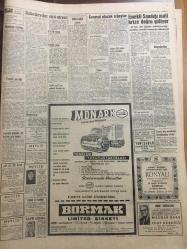 HÜRRİYET GAZETESİ  20 TEMMUZ 1965 YIL :18 SAYI :6185---61 Bin 677 kişiye bir milletvekili düşecek ---Karaköy yeraltı  geçidi törenle hizmete açıldı ---Bu yıl terfi  sırası  gelen 200 Albaydan  35 i General olacak ---Turistler lisanlarına  göre  bu aletlerin  sesleriyle  toplanıp  Efes i ziyaret ediyor ---Bir  bankayı 235 bin  lira  dolandırıp  kaçtı ---Ezan yine hoparlörle okunacak --Syngman Rhee öldü ---Komalık olan Kılıç ,Kırlı Horoz u  öldürdü ,Tahta Bacak ı yaraladı ---Girit  te Yunan Kıralı aleyhine  gösteriler oldu ---Sebze ,meyva  pahalılığı  karşısında Belediye sıkı bir kontrole başladı --Fenerbahçe 200 bin lira ile 3-4 tane Yaşar yetiştirdi --Yaşar ,bugün Fenerbahçeli oluyor --Fenerbahçe nin rakibi Anderlecht mevsimi pazartesi günü açıyor --Birinci  ve ikinci Türkiye lig  maçları 4 Eylül de başlıyor ----Emekli Maaşıyla Dünya yı Dolaşıyor --Demirel in babası  belediye reisi  seçildi --