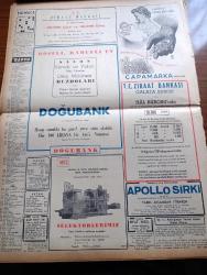 Vatan Gazetesi - 12 Temmuz 1954 - Yeni Dostumuz Kanada Yazan Ahmet Emin Yalman Köşe Yazısı - Tarsus Vapuru Charleston'da Tezahüratla Karşılandı - Cankurtaran'da Bir Fırından Alınan Ekmeğin İçinden Böcek Çıktı - Ortadoğu Elçilerimiz Bugün Toplanıyorlar - Büyük Bir Döviz Kaçakçılığı Tahkikatı Yapılıyor - Tramvay Hatlarının Kalkması Muhtemel - Türkiye Dışişleri Bakanı Fuat Köprülü Yugoslavya'ya Gidecek - Başbakan Adnan Menderes Sarıyar Barajını Gezdi - Denizde İsyan Yazan Herman Wouk Yazı Dizisi - İstanbul Metrosu Sondaj Çalışmaları Başlıyor - Cumhurbaşkanı Celal Bayar Atatürk Kız Lisesi Mezunları Arasında - General Ali Fuat Cebesoy'un Siyasi Hatıraları Yazı Dizisi - Bu Yerin Ötesinde Yazan Cronin Yazı Dizisi - Cemiyet Hayatı - Ankara Atletizm Bayramı - Av Hayvanları Azalıyor - İzmir'de de Gece Maçları Yapılacak - Müttefik Kuvvetler Avrupa Başkomutanı Gruenther Rusya Savaş Gücünü Arttırıyor Dedi - Çapamarka - Apollo Sirki - Doğubank - Makine Kimya Endüstrisi Kurumu - Ziraat Bankası
