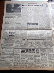 Vatan Gazetesi - 11 Eylül 1961 - Yeni Partilerin De Adayları Belli Oldu - Nilüfer Gürsoy Yeni Türkiye Partisi Kütahya Adayı - Ragıp Gümüşpala Ankara'ya Döndü - Yeni Grev Tasarısı Bakanlığa Verildi - Tramvaylar Gitti Rayları Kaldı Yadigar - Buğday Bankası Gangsteri Polise Silah Çekip Kaçtı - Yedek Subayların Celbi İçin Türkiye Milli Talebe Federasyonu Müracaat Etti - Ünlü Amerikalı Model Doris Ellis - Adalet Partisi İl Başkanı Muhittin Güven İsmet İnönü Adalet Partisi'nin Kuvvetini Kabul Ediyor Dedi - Gavurdağlı Fatma Serhan'ın Romanı Yazı Dizisi - Sendikalar Birliği Çalışmasını Hızlandırdı -  Hayri Bilgin Kaçamazsın Şarkısını Çalmayınca Dayak Yedi - 12 Afrika Devleti Müşterek Bir Savunma Paktı İmzaladı - Berlin Film Festivaline Katılan Türk Film Artisti Lale Oraloğlu Londra Radyosunda -  Pearl Harbour Olayı Dolasıyla Yazan Amiral Burhan Erilkun - Doludizgin Samim Kocagöz'ün Romanı Yazı Dizisi - Tevfik Fikret - Dünya Nelere Gülüyor Karikatür - Fenerbahçe Altay'a Yenildi - Galatasaray