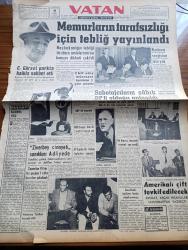 Vatan Gazetesi - 9 Eylül 1961 - Devlet Başkanı Cemal Gürsel Parkta Hakları Sohbet Etti - Memurların Tarafsızlığı İçin Tebliğ Yayınlandı - Profesör Doktor Yavuz Abadan Köşe Yazısı - Mümtaz Tarhan Beraat Etti - Rusların Sergisine İzin Yok - Sabotajcıların Sabık Demokrat Partili Olduğu Anlaşıldı - Cumhuriyet Halk Partisi 38 Yaşında - Sendikalı İşçilere Baskı Yapılıyormuş - Gavurdağlı Fatma Serhan'ın Romanı Yazı Dizisi - Milliyet Sosyal Güvenlik Kongresi 23 Eylül'de Toplanıyor - Gangster Nefreti Yazan Necati Cumalı Köşe Yazısı - Paul Rotha'nın Hitler'i - Rüzgar Çelebi Çizen Guy Bara - Batı Almanya Askerlik Süresini Ve Asker Mevcudunu Arttırmak İstiyor - Oktay Akbal Köşe Yazısı - İsrail'de Ben Gurion Kabineyi Kurmaktan Vazgeçti - Dünya Nelere Gülüyor Karikatür - Cezayir'in 40 Temmuz İhtilâli - Doludizgin Samim Kocagöz'ün Romanı Yazı Dizisi - Noyan Amca Dert Dinliyor - Vita Yağ - Opon Ağrı Kesici - Demirspor Karagümrük İle Mithatpaşa Stadında Karşılaşacak - Fenerbahçeli Tuncer Kabaner