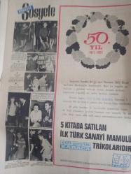 ABC Magazin Haftalık Aktüalite Sinema Tiyatro Müzik ve Magazin Gazetesi - Deniz Zorlu - Bedri Çapa - Özel Giray - Mehmet Beykont - Aytu Tamer - Nilgün Çiçek - Hamdi Şensöy - Şahap Koptagel - İrfan İnanç - Yıldızınız diyor ki - Bilmece Bulmaca Eğlence - Bundan Sonrası Ne Olacak - Mini Sosyete - Sedat Tuna - Gülriz Dilmaç - Ümit Yaşar Oğuzcan - Turhan Oğuzbaş - Nurhan Damcıoğlu - Ayfer Feray - Nisa Serezli - Ahmet Gülhan - Dirilen Kedi - Alfred Hitchcock - Zarif Bir Kadın - Sis daha da artmıştı genç kadın cesedi delikten aşağı itti - Suç Kimde - Nisan 1 - 6500 Paris'li Genç Johnny Hollday'ın konserini ahlar, oflar, çığlıklar arasında seyretti - Aşk Büyüsü - John Sawey - Ve Hülya Koçyiğit, Seman Özcan'ın rolünü elinden aldı - Ekrem Bora cele döndü - Ajda Pekkan nihayet araba aldı - Yıldız Tezcan'ın filmi - Türkan Şoray'a yine boyun eğdiler - Sevinç Pekin Yok oldu - Belgin Doruk Olayı - Murat Soydan, af dileyince Rüçhan Adlı insafa geldi - Gazete Tam Değildir Sadece 8 Sayfası Mevcuttur