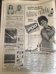 HÜRRİYET GAZETESİ 31 OCAK 1968 YIL :20 SAYI :7098---Komünistler Vietnam da yedi yerde hücuma geçti :Fırtına Taarruzu----Karabaş ilk defa et suyu ikram edildi ---Kurtlar  üç köylüyü  yedi ,çığ kurbanı sayısı 10 yükseldi ---Beyaz sarayda iki gündür gizli toplantı yapılıyor ----Benzin istasyonunu  soyan hırsızlar bekçiyi öldürdü ----Dr.Barnadr a göre :Kalp durur  reflekslerle  solunum yok olursa insan ölür ---Cevdet Sunay ,Kıbrıs  İhtilafı  Barışı  Tehdit Ediyor ---Her yıl 20 bin Rus Mısır ı gezecek --Amerikalı yakışıklı Binbaşı  bir Nato tatbikatında aşık olduğu Yunanlı öğretmeni Türkiye ye gelin getiriyor ---Moloz Futbolcu İthaline Paydos ---Bulgar CSKA ile Altınordu Karşılaşıyor ---Turgay ,İlk İdmanı Ağlayarak Yaptırdı ----Samsunspor 260 bin liraya lokal ve kamp yaptırıyor ---Spor Totoda  13 Bilenler 18.611 lira alacaklar ---55 senelik bir ağır  makineli  tüfeğin imalatına son verildi ---Mini etek defilesi ---Tütün alımında tüccar ,tekeli  yaya bıraktı ---
