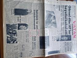 Vatan Gazetesi - 30 Mart 1961 - Profesör Doktor Yavuz Abadan Köşe Yazısı - Devlet Başkanı Cemal Gürsel Dün 147'ler Heyetini Kabul Etti - Vali Ve Belediye Reisi Refik Tulga Kuyruklardan Mektup Aldı - Ulaştırma Bakanı Orhan Mersinli'nin Açıklaması - Radyolarda Her Parti 10 Dakika Konuşacak - İçişleri Bakanı Nasır Zeytinoğlu Diyarbakır'da - Elizabeth Taylor Hollywood'a Döndü - Hacettepe Hastanesi Dün Yeniden Hizmete Girdi - Aziz Nesin'in Romanı Kağnı Gölgesindeki İt Yazı Dizisi - Bazı Semtler İçin Dolmuş Tarifesi Tesbit Edildi - Ayla Erduran Ve Francesco Mander - SEATO Laos'ta  Barışçı Gayretler Boşa Çıkarsa Müdahaleye Kararlı - İtalya'da Grevler Genişliyor - Oktay Akbal Köşe Yazısı - Amerika'daki Şahsiyetli Türk Tankut Akalın - Clark Gable'in Oğlu Babasının Öldüğü Klinikte Doğdu - Taş Devri Çizen Mıstık - Stiv Roper Çizgi Roman - Ton Ton Agah Çizgi Roman Sade Yalçın - Fenerbahçe AEK Berabere Kaldı - Modaspor Kulübünün Arazisi Beden Terbiyesine Verildi - İstanbul Kız Lisesi Şampiyon