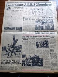 Vatan Gazetesi - 30 Mart 1961 - Profesör Doktor Yavuz Abadan Köşe Yazısı - Devlet Başkanı Cemal Gürsel Dün 147'ler Heyetini Kabul Etti - Vali Ve Belediye Reisi Refik Tulga Kuyruklardan Mektup Aldı - Ulaştırma Bakanı Orhan Mersinli'nin Açıklaması - Radyolarda Her Parti 10 Dakika Konuşacak - İçişleri Bakanı Nasır Zeytinoğlu Diyarbakır'da - Elizabeth Taylor Hollywood'a Döndü - Hacettepe Hastanesi Dün Yeniden Hizmete Girdi - Aziz Nesin'in Romanı Kağnı Gölgesindeki İt Yazı Dizisi - Bazı Semtler İçin Dolmuş Tarifesi Tesbit Edildi - Ayla Erduran Ve Francesco Mander - SEATO Laos'ta  Barışçı Gayretler Boşa Çıkarsa Müdahaleye Kararlı - İtalya'da Grevler Genişliyor - Oktay Akbal Köşe Yazısı - Amerika'daki Şahsiyetli Türk Tankut Akalın - Clark Gable'in Oğlu Babasının Öldüğü Klinikte Doğdu - Taş Devri Çizen Mıstık - Stiv Roper Çizgi Roman - Ton Ton Agah Çizgi Roman Sade Yalçın - Fenerbahçe AEK Berabere Kaldı - Modaspor Kulübünün Arazisi Beden Terbiyesine Verildi - İstanbul Kız Lisesi Şampiyon