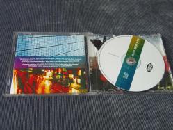 MAVİ MÜZİK 01/00 - DÖNEM BASKISI SIFIR AYARINDA ÇOK TEMİZ MÜZİK CD SİDİR.