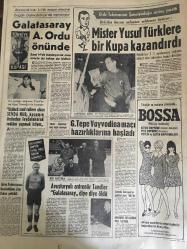 HÜRRİYET GAZETESİ  27 OCAK 1968 YIL :20 SAYI :7094---Önemli işaret kırmızı kiremitti --Kuzey Kutbunda Beyaz Ayılara Etiket Konacak --Kobra yılanları ile dolu çukurda  gösteri ---Galatasaray  A.Ordu Önünde ---Mister Yusuf Türklere Bir Kupa Kazandırdı ---Üçüncü sınıf rollerle çıkan Sevda Nur , kocamın önünden faydalanarak reklam yapmak istiyor ---G.Tepe Voyvodina maçı hazırlıklarına başladı ---Güreş Federasyonu Başkanlığına yine Uskan Getirildi ---Avusturyalı antrenör  Tandler  Galatasaray  diye diye öldü ---Casus Manukyan ın işbirliği yaptığı Sovyet diplomatı dün apar -topar Türkiye yi terk etti ---Seçim Kanunu Değişecek ----Kayseri inşa edilecek yeni şadırvanlarla süslenecek ---Manukyan  Türkiye aleyhinde gizli  bilgileri  koyduğu bu kayanın yanında  yakalandı --